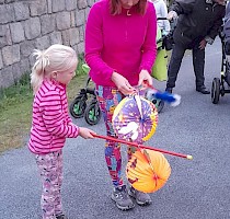 Haloweenské dlabání dýní s lampionovým průvodem