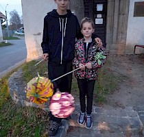 Haloweenské dlabání dýní s lampionovým průvodem