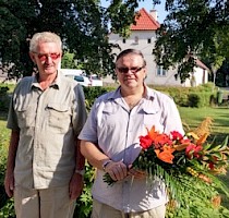 Ukládání květin k pomníku Jana Husa při 600.výročí od jeho upálení